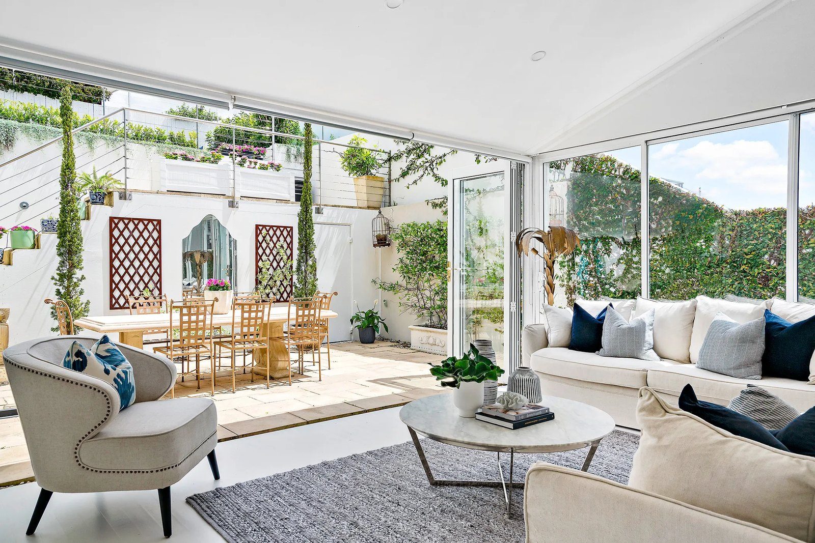 Garden room and courtyard