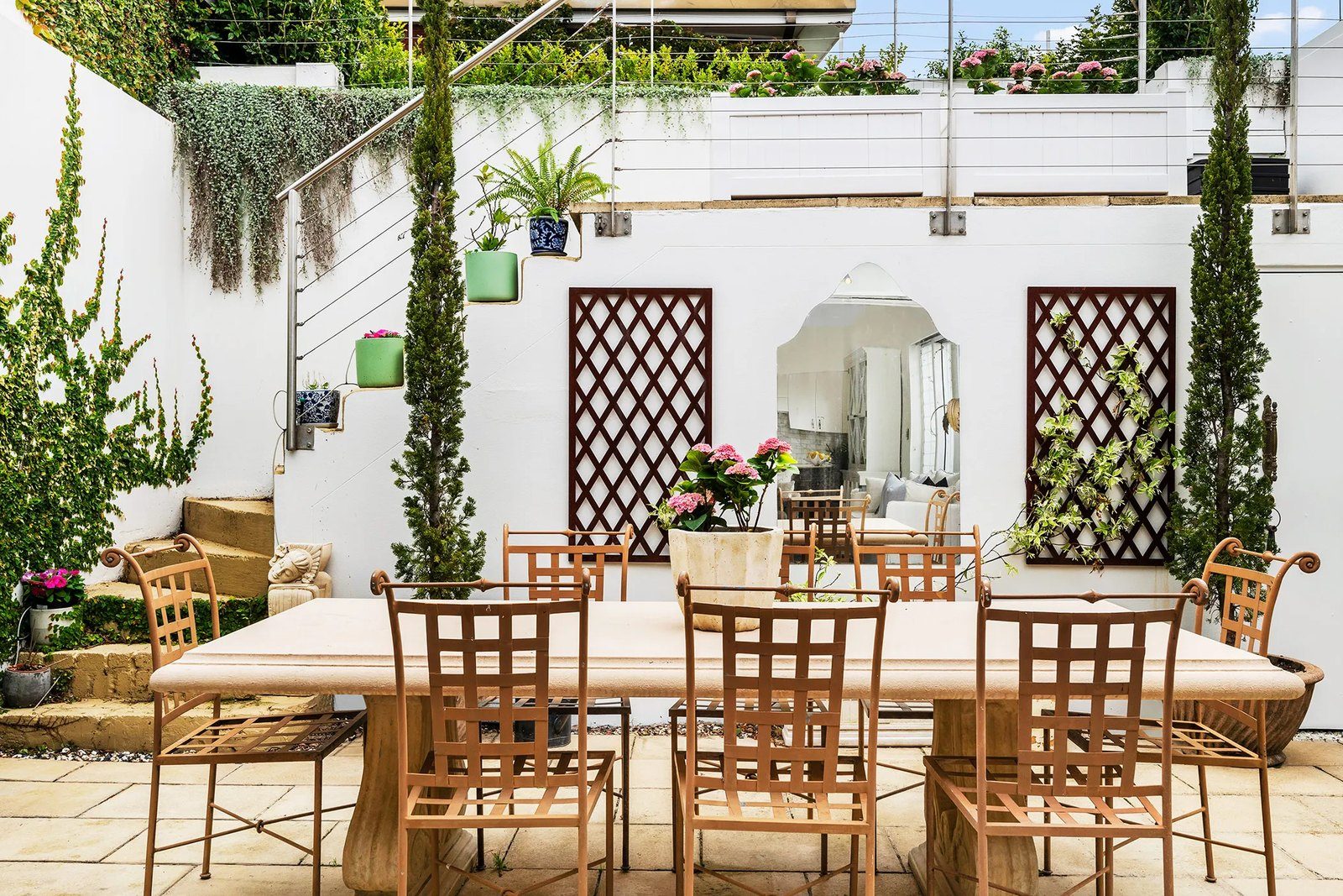 Courtyard dining terrace